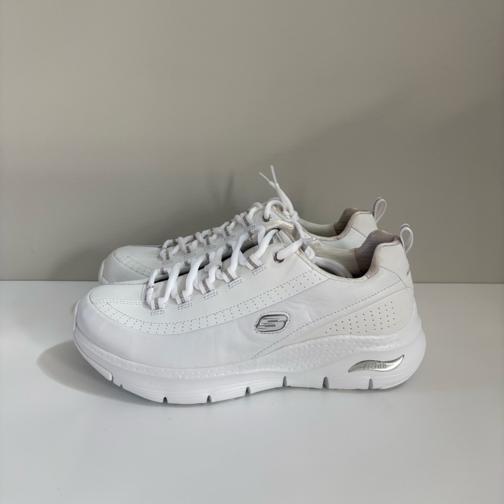 Skechers Women's Arch Fit Citi Drive Wide Leather Sneakers